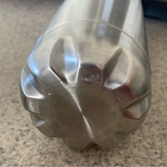 Victoria’s Secret 17oz PINK Silver Metal Water Bottle - Picture 4 of 4